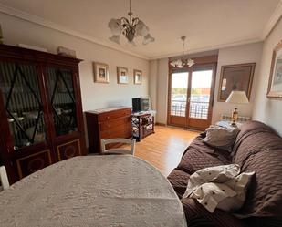 Living room of Flat to rent in Salamanca Capital  with Heating, Parquet flooring and Furnished
