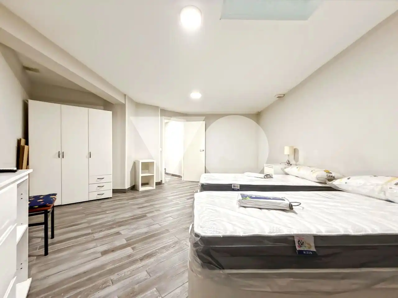 Schlafzimmer von Erdgeschoss zum Verkauf in Madrid mit Klimaanlage