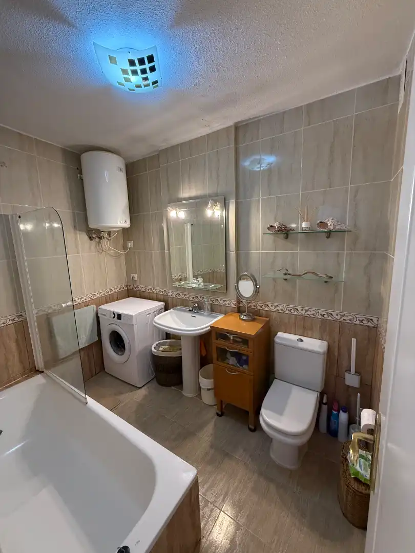 Baño de Piso en venta en Arona con Aire acondicionado, Terraza y Amueblado