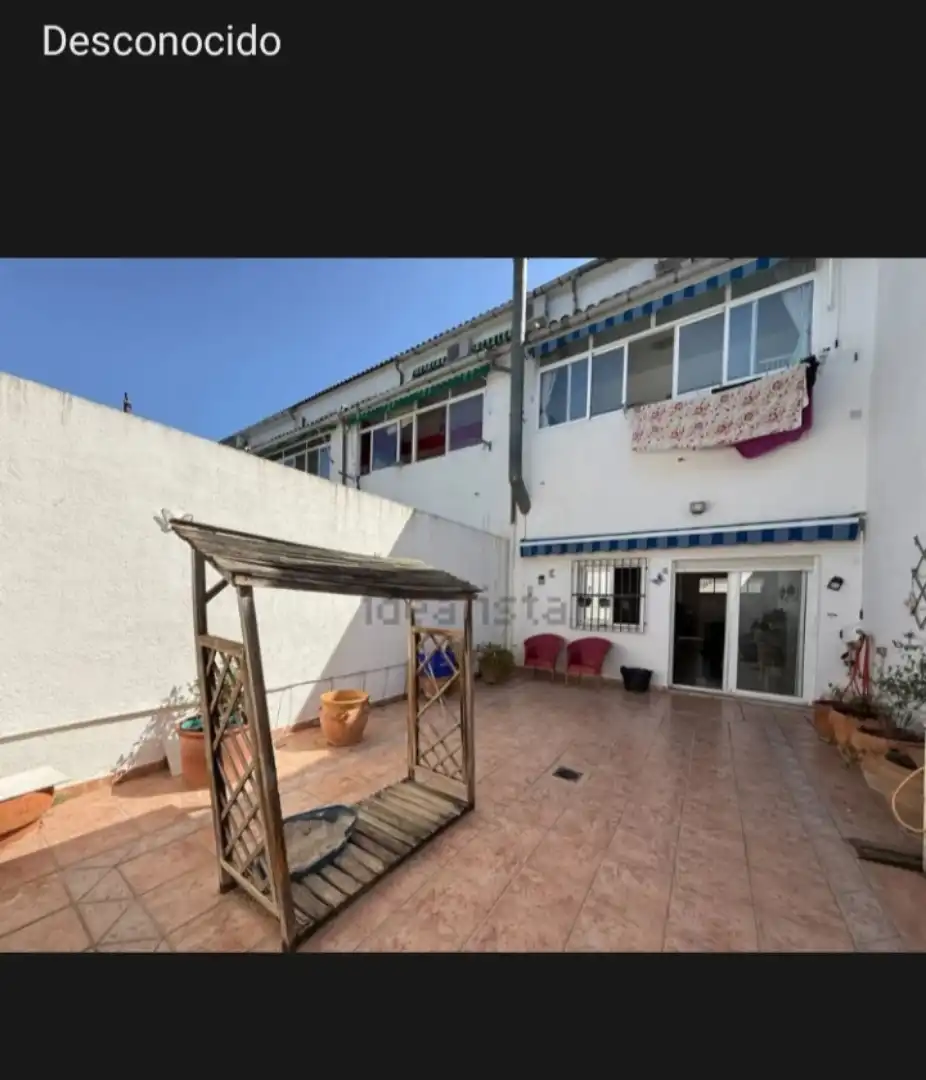 Vista exterior de Casa adosada en venda en Alfauir