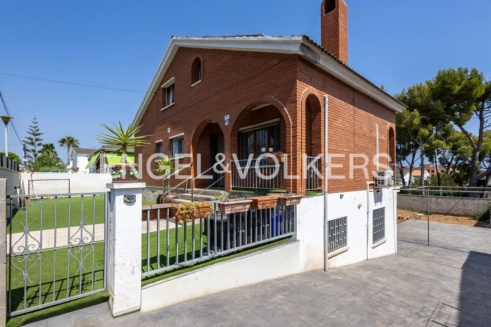 Vista exterior de Casa o chalet en venta en El Vendrell con Aire acondicionado, Calefacción y Jardín privado