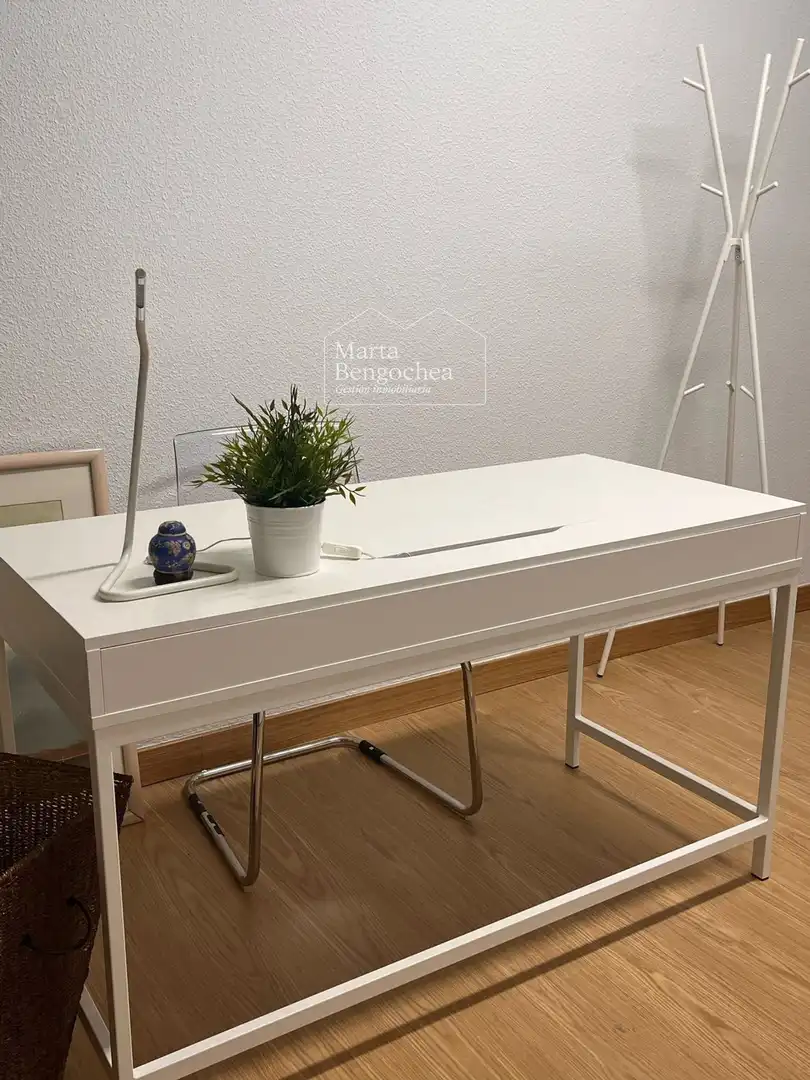 Office for rent in San Prudencio, Ensanche