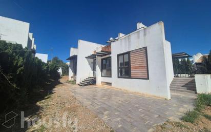 Exterior view of House or chalet for sale in Chiva  with Private garden, Terrace and Balcony