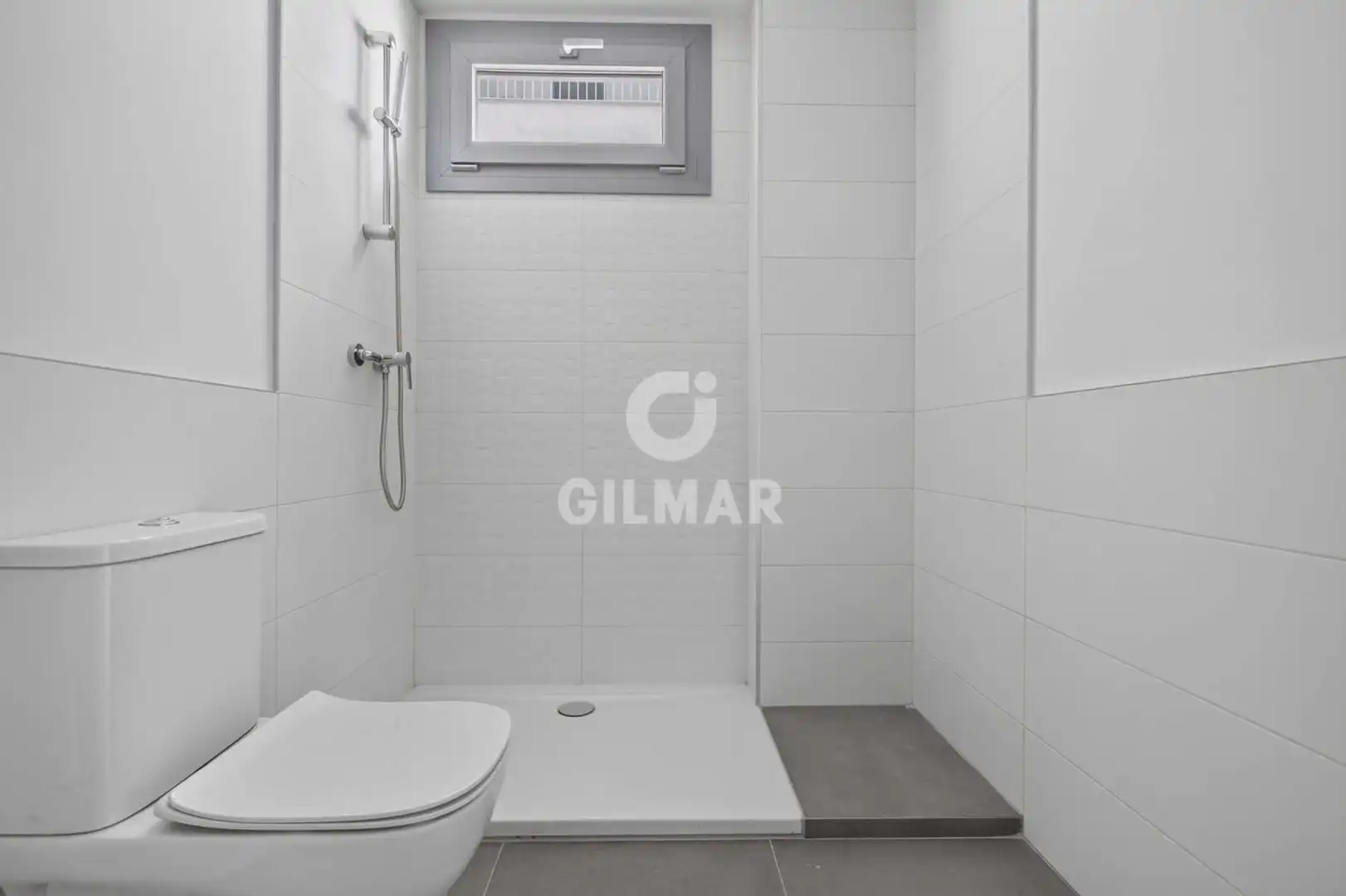 Baño de Piso en venta en Dos Hermanas con Calefacción, Jardín privado y Trastero