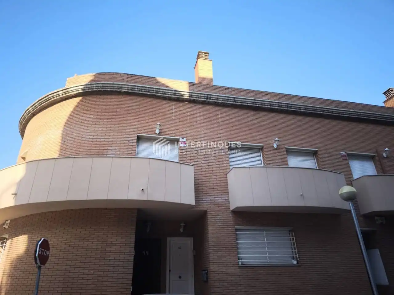 Vista exterior de Casa o xalet en venda en Badalona amb Aire condicionat, Calefacció i Terrassa