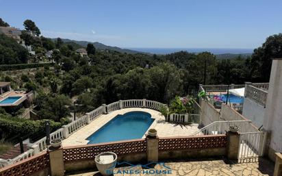 Vista exterior de Casa o xalet en venda en Lloret de Mar amb Terrassa i Piscina