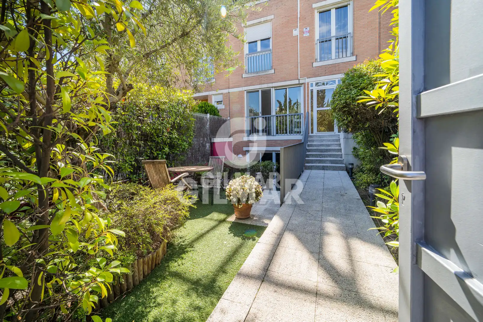 Jardí de Casa adosada en venda en Madrid amb Calefacció, Jardí privat i Piscina
