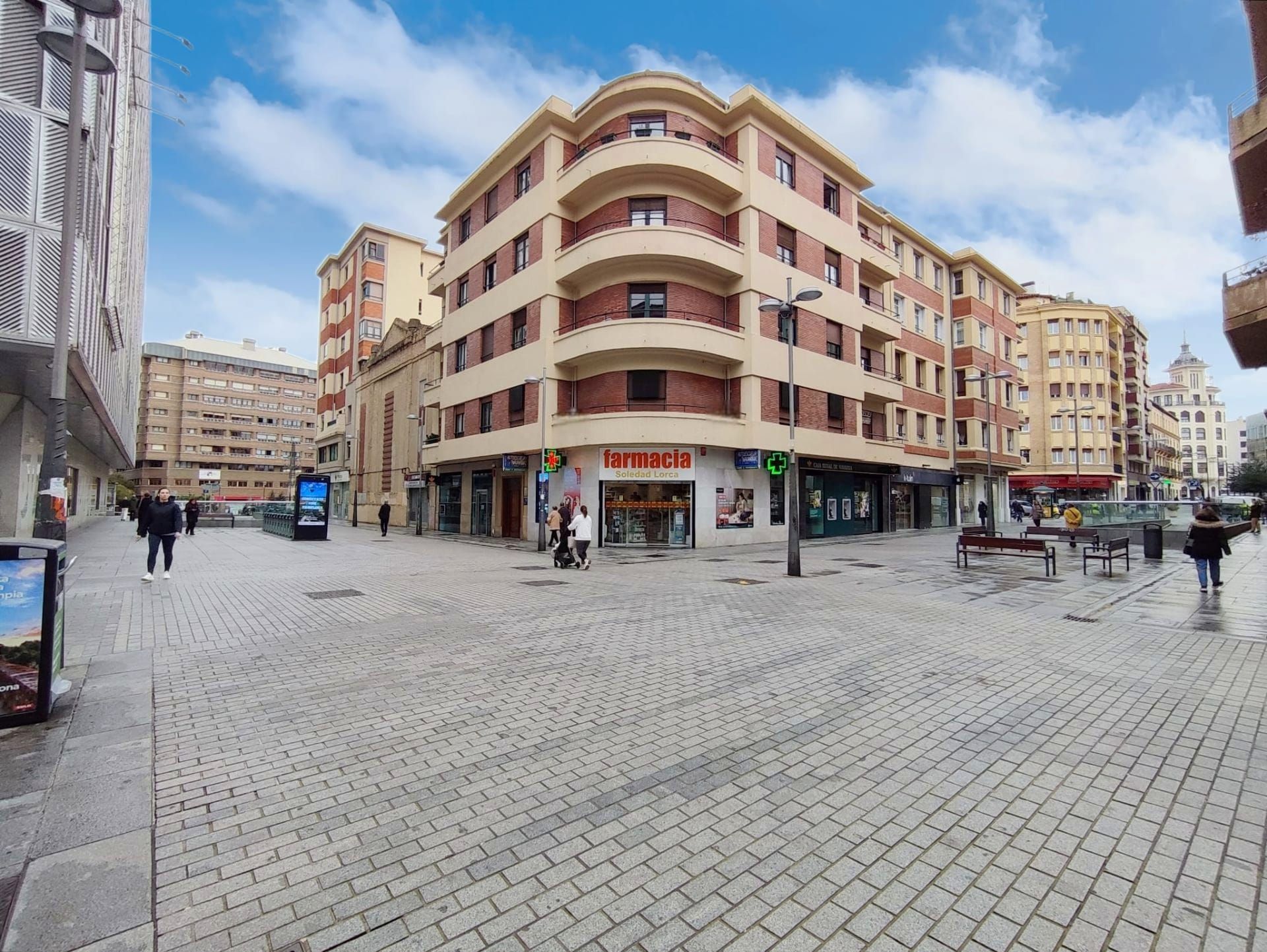 Exterior view of Office for rent in  Pamplona / Iruña  with Air Conditioner, Heating and Storage room