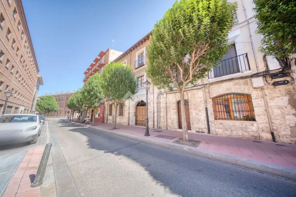 Vista exterior de Pis en venda en Valladolid amb Calefacció