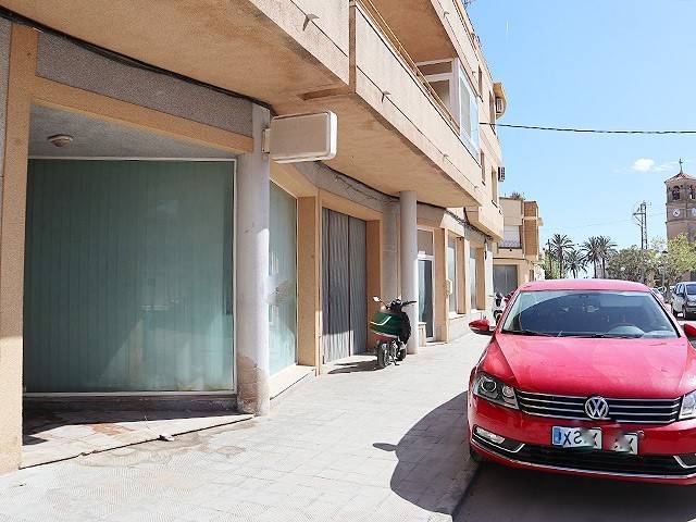 Local comercial en Venta en Recinte Festiu en Deltebre