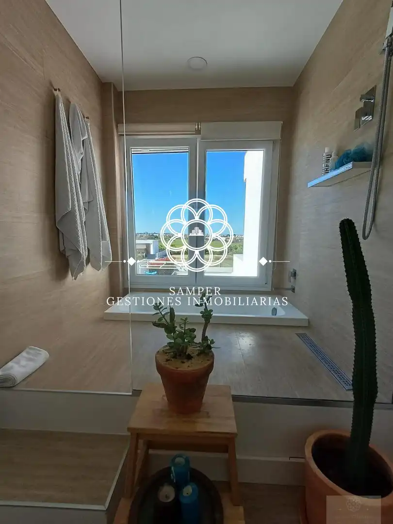Bathroom of Houses for sale in Sanlúcar de Barrameda  with Swimming Pool