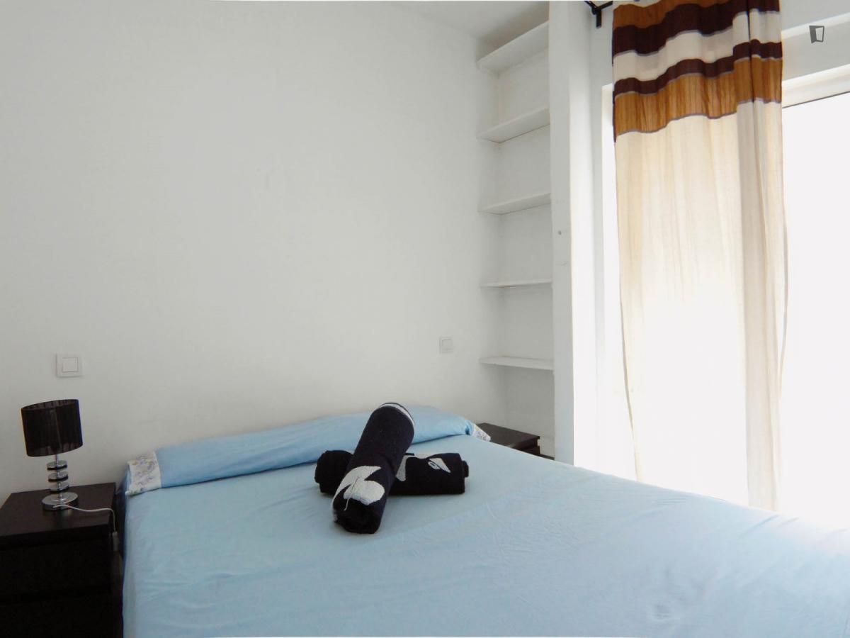 Study to rent in Puerta del Ángel
