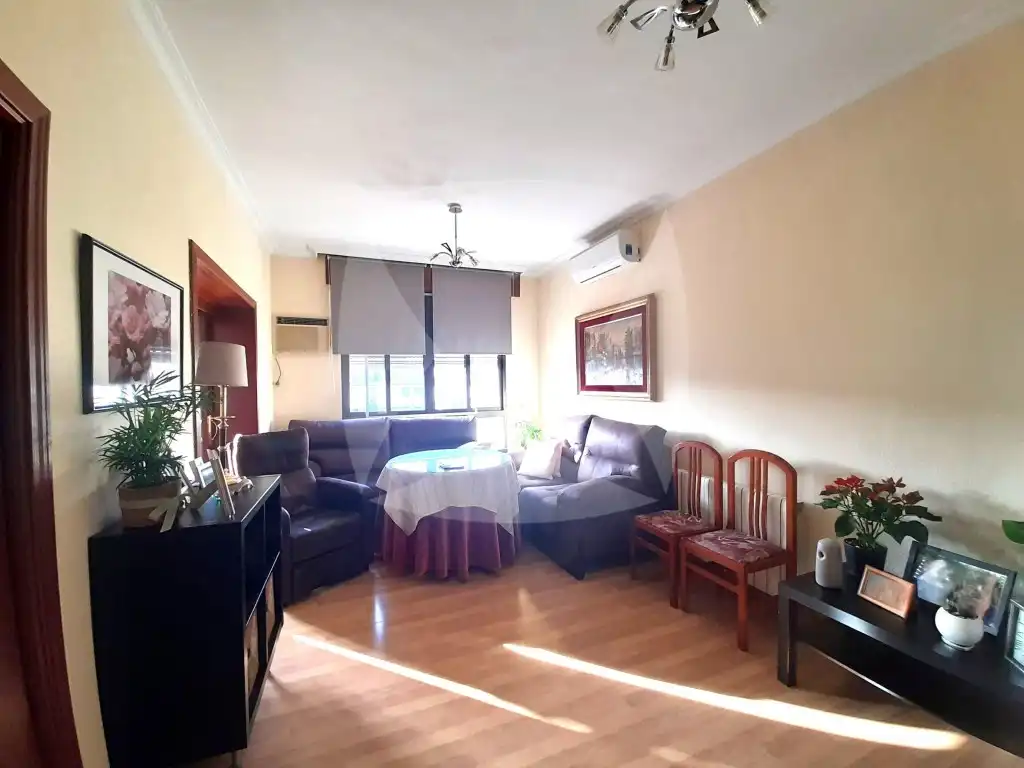 Sala d'estar de Casa o xalet en venda en Badajoz amb Aire condicionat, Jardí privat i Traster