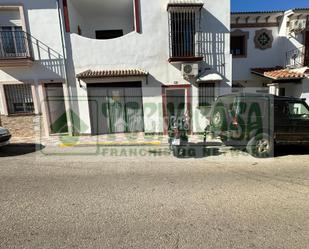 Vista exterior de Casa adosada en venda en Arriate amb Calefacció, Terrassa i Balcó