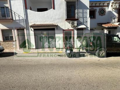 Vista exterior de Casa adosada en venda en Arriate amb Calefacció, Terrassa i Balcó