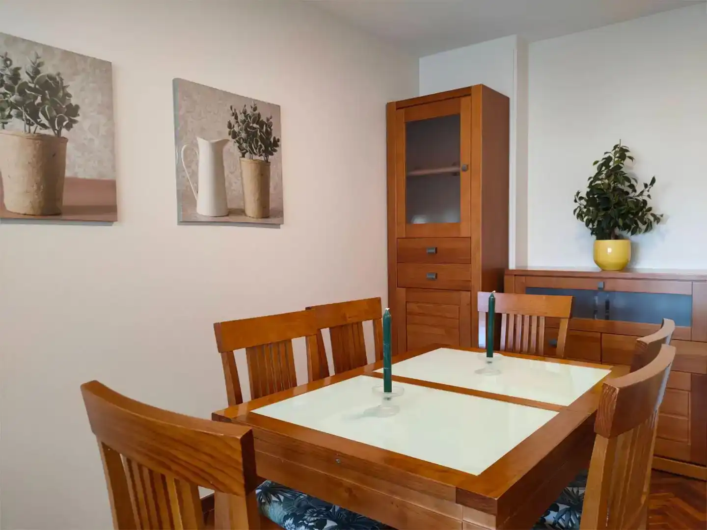 Comedor de Piso de alquiler en Pontedeume con Parquet y Amueblado