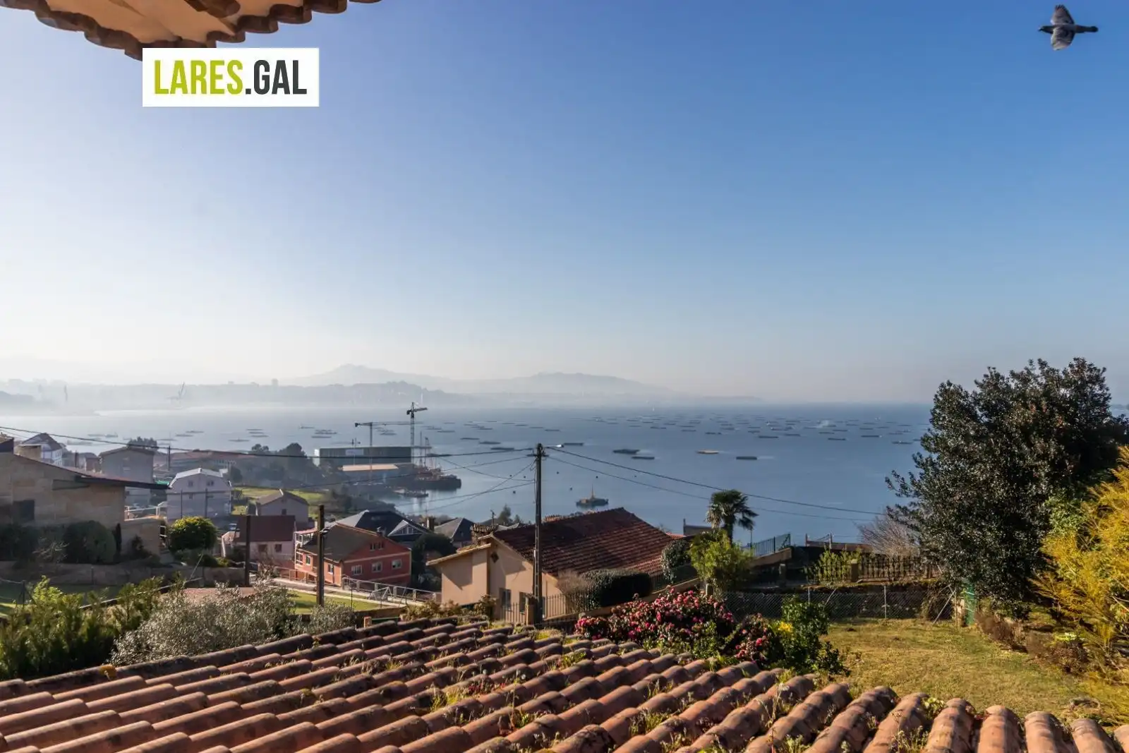 Vista exterior de Casa o xalet de lloguer en Moaña amb Calefacció, Terrassa i Moblat