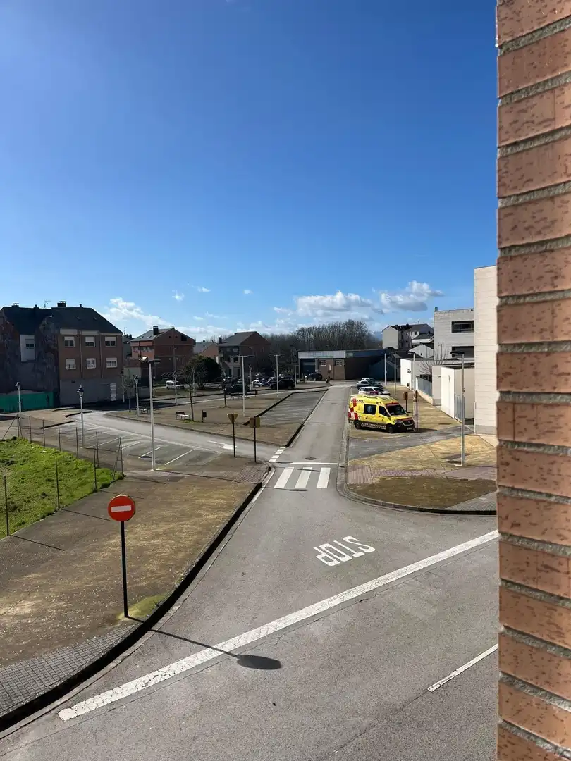 Vista exterior de Casa o xalet en venda en Ponferrada amb Parquet