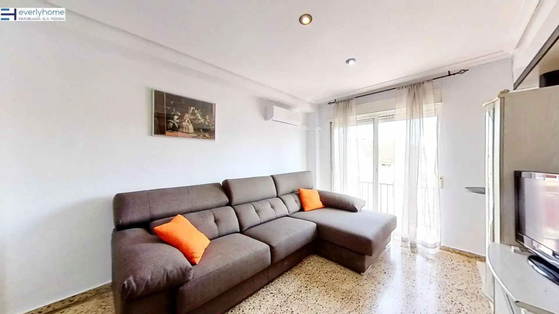 Sala de estar de Piso para compartir en Burjassot con Aire acondicionado, Amueblado y Balcón