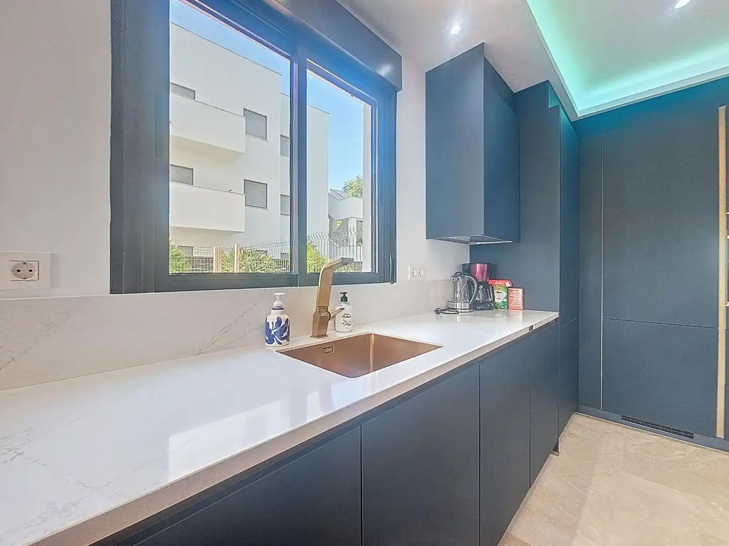 Apartamento con piscina en venta en Manilva Pueblo, imagen 8