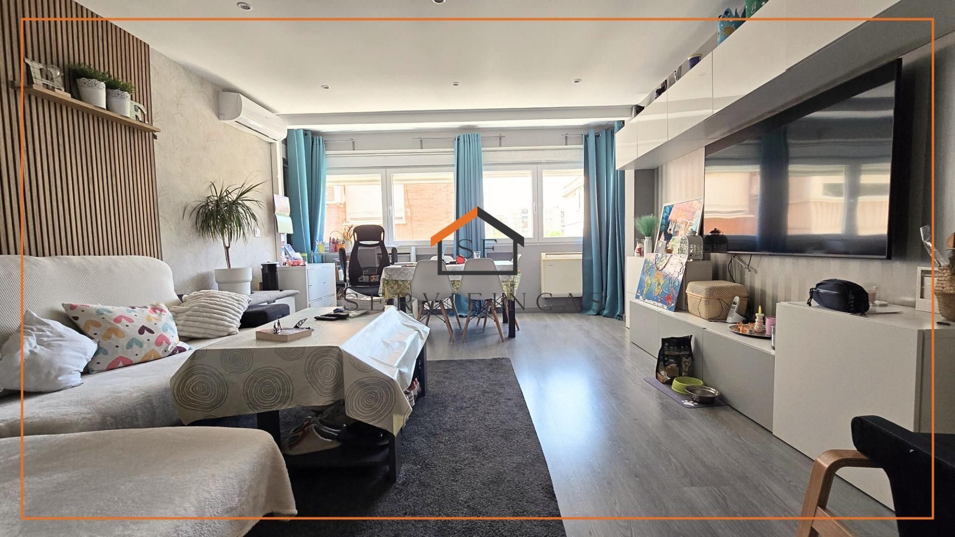 Living room of Duplex for sale in  Madrid Capital  with Air Conditioner, Heating and Storage room