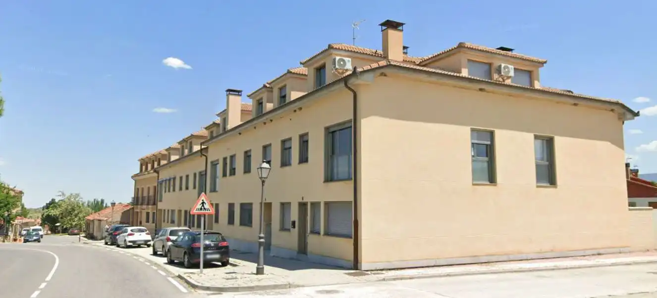 Vista exterior de Piso en venta en Torrecaballeros con Calefacción y Amueblado