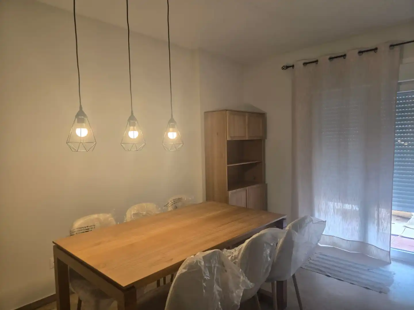 Comedor de Casa o chalet de alquiler en Bormujos con Aire acondicionado, Calefacción y Jardín privado