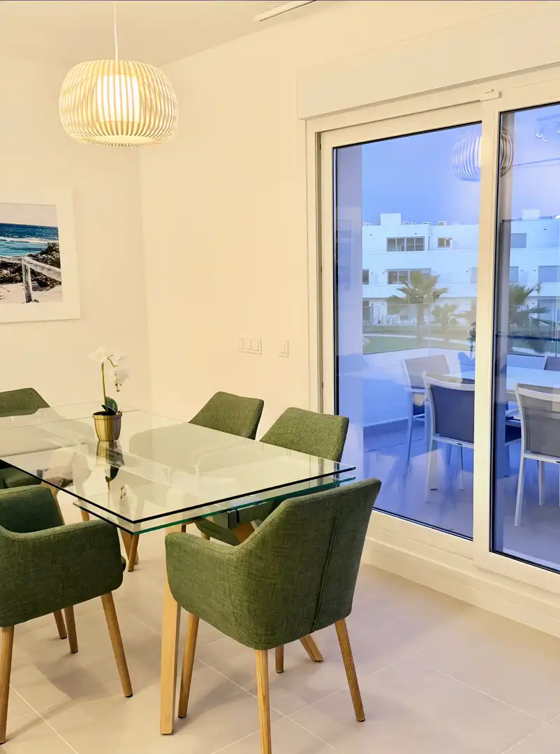 Comedor de Apartamento de alquiler en Estepona con Aire acondicionado, Terraza y Piscina