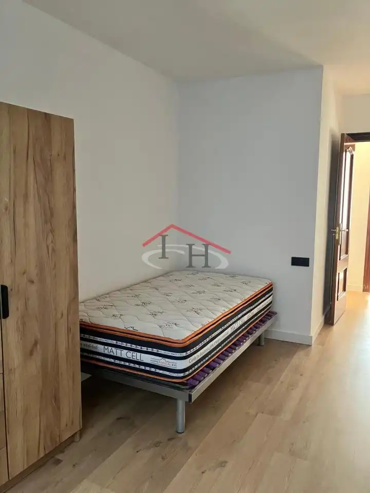 Habitación de Piso de alquiler en León Capital  con Calefacción, Parquet y Terraza