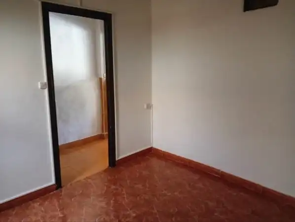 Habitación de Casa adosada en venta en Baños de Rioja