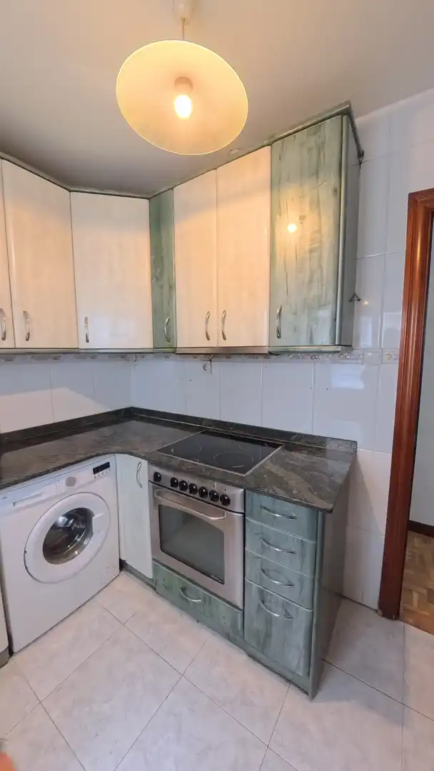 Cocina de Piso en venta en  Logroño con Calefacción, Parquet y Trastero