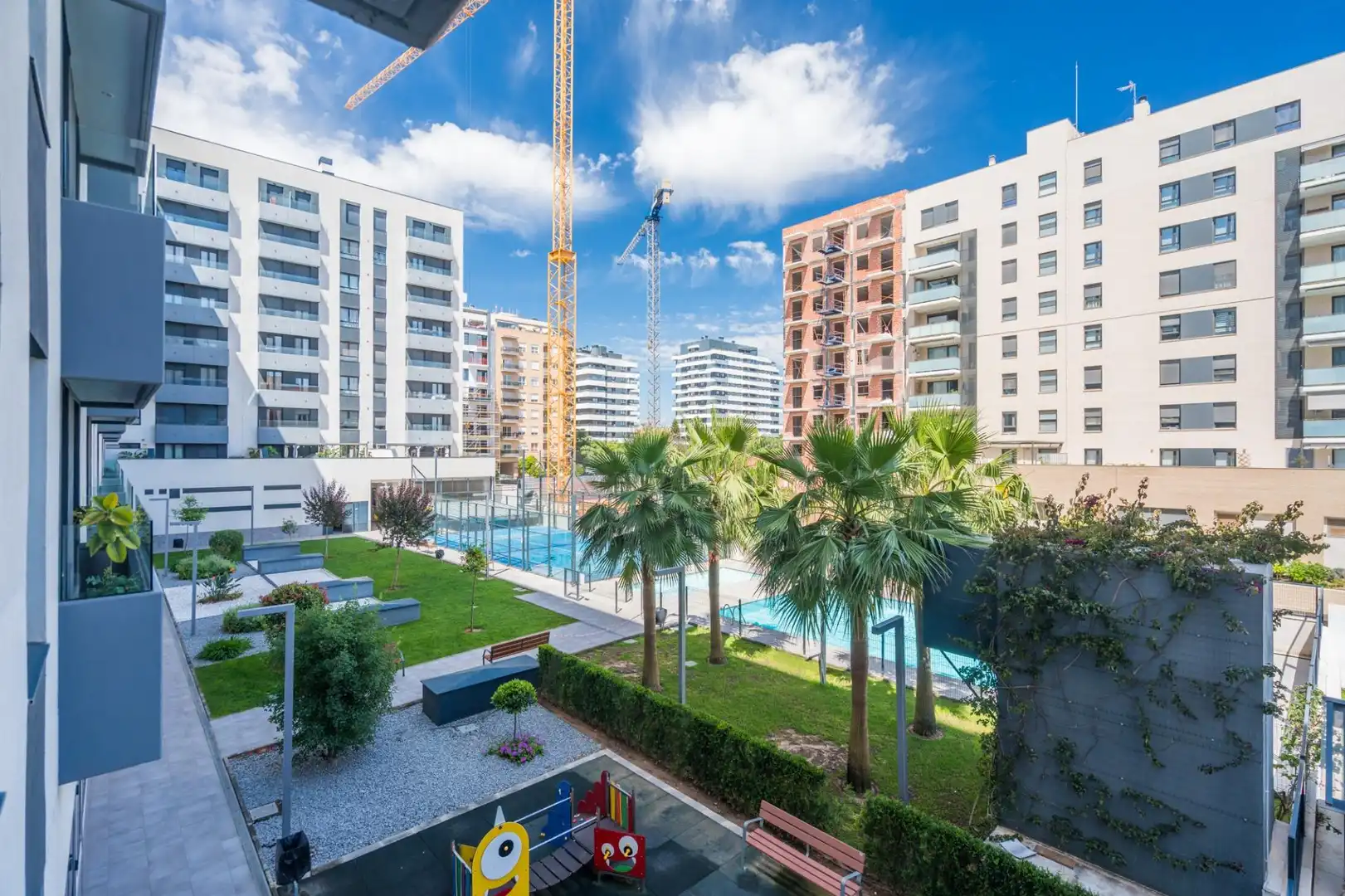 Piscina de Piso en venta en Valencia con Aire acondicionado, Calefacción y Jardín privado