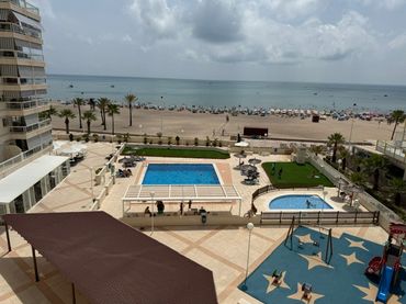 Apartamento con piscina en venta en Avenida Castelló 4