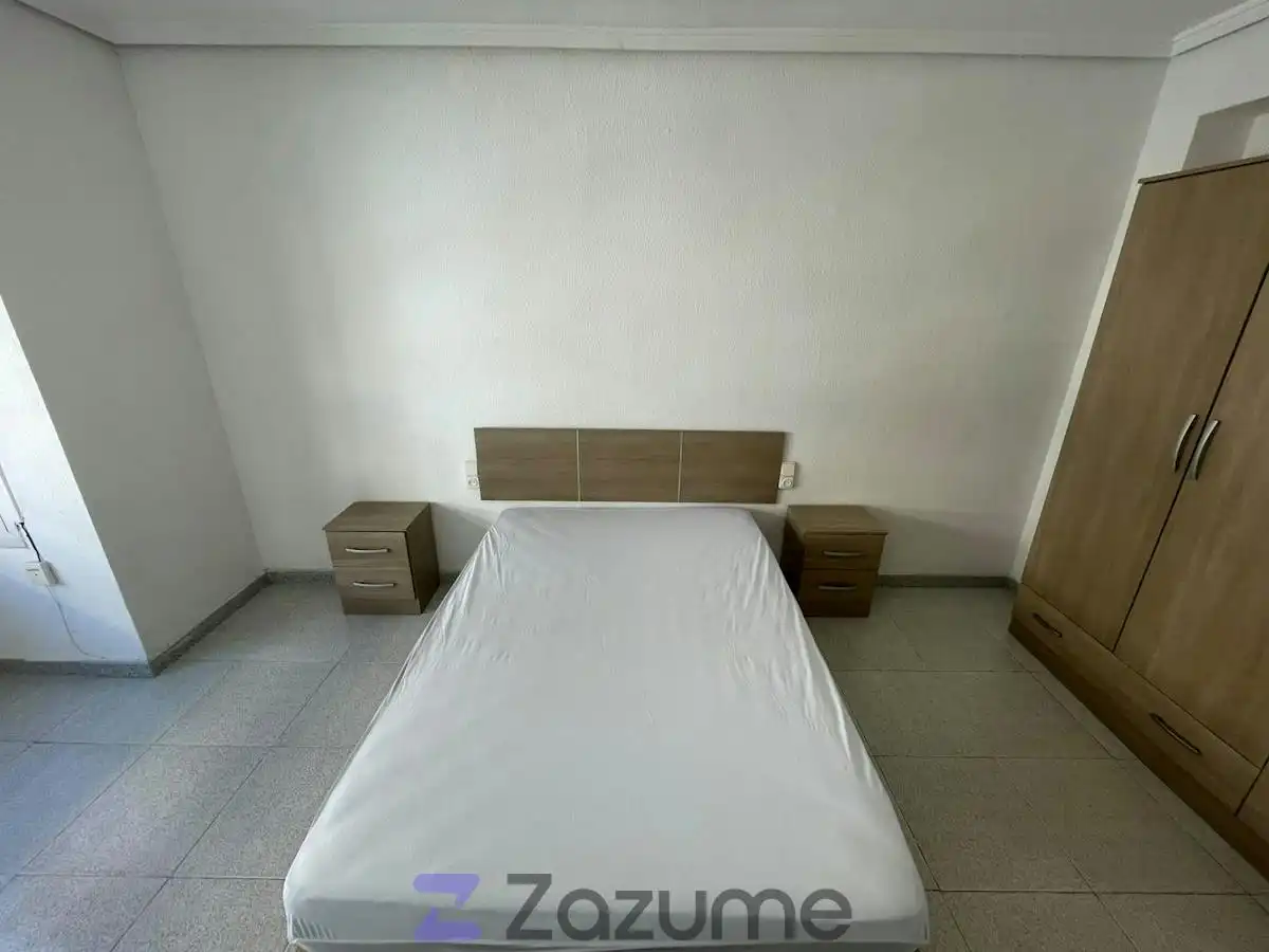 Schlafzimmer von Wohnung zur Miete in Ontinyent mit Klimaanlage, Abstellraum und Möbliert