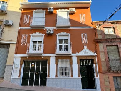 Vista exterior de Casa adosada en venda en Loja amb Terrassa i Balcó