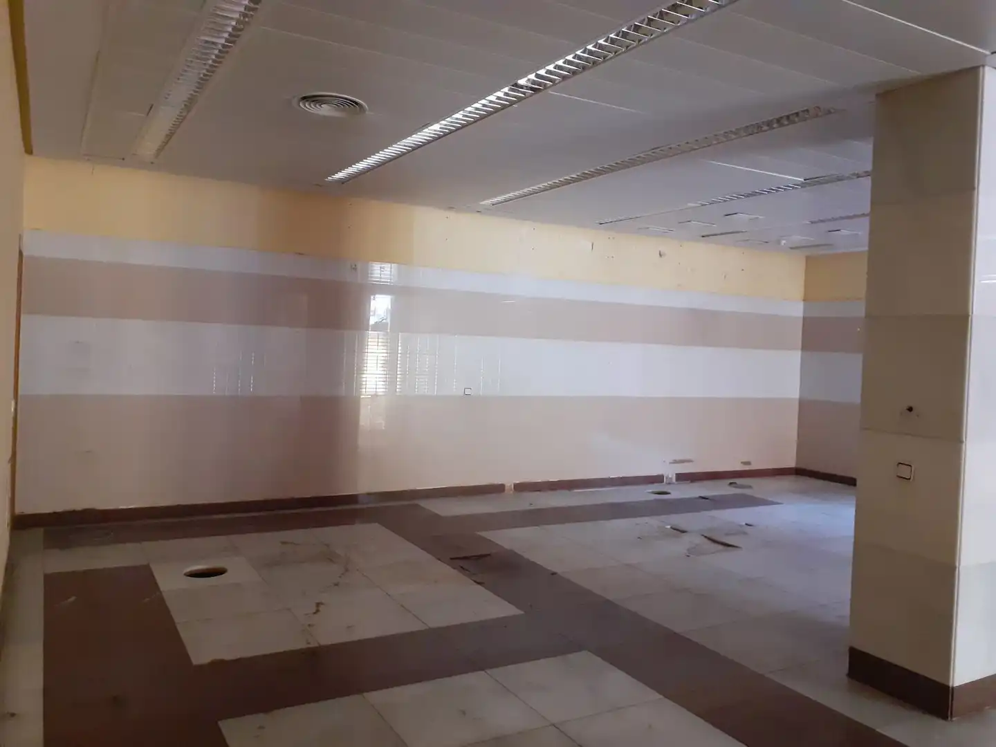 Business premises to rent in Calle de Toledo, imagen 5