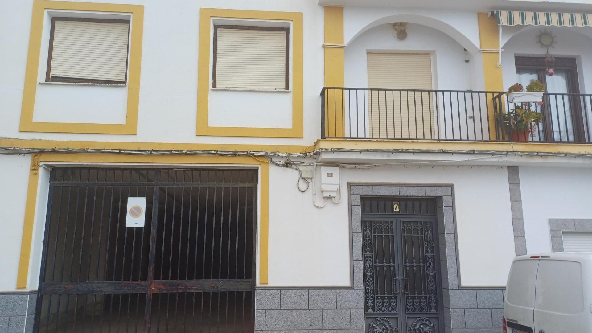 Vista exterior de Pis en venda en Monterrubio de la Serena amb Balcó