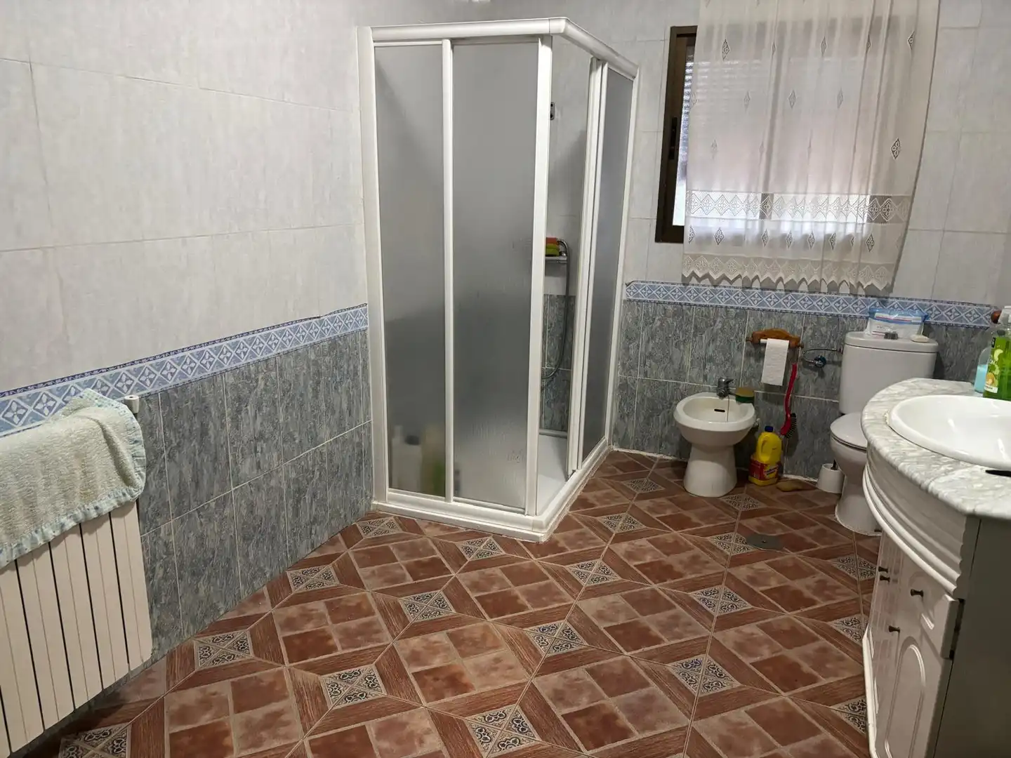 Baño de Casa o chalet de alquiler en Villarrobledo con Calefacción, Jardín privado y Terraza