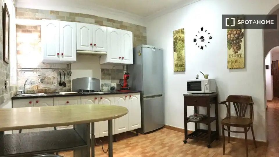 Cuina de Apartament per a compartir en Santa Cruz de Tenerife amb Aire condicionat, Terrassa i Moblat