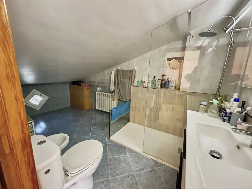 Baño de Casa adosada en venta en Lloret de Mar con Calefacción, Jardín privado y Terraza