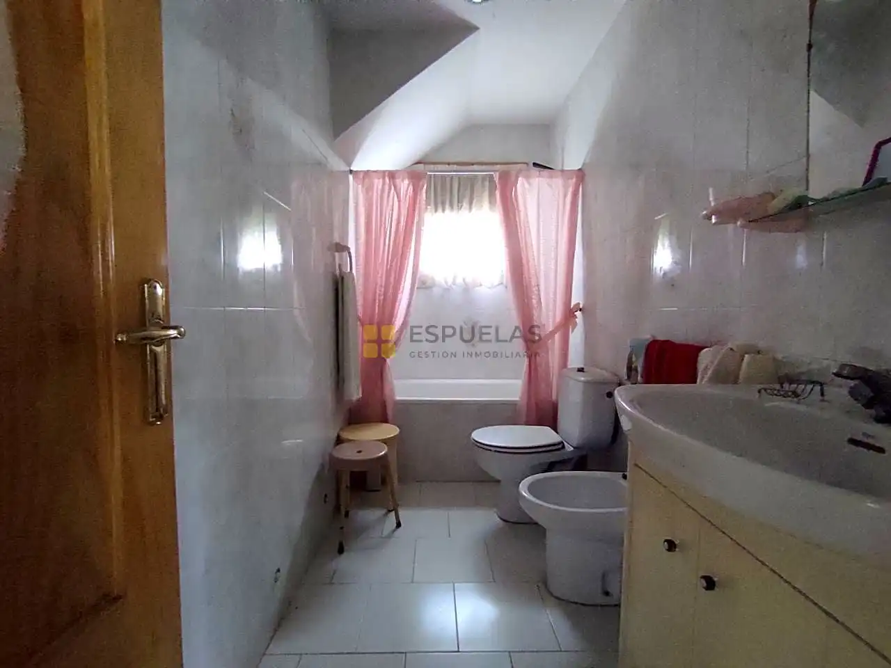 Bathroom of Country homes for sale in Arnedo  with Private garden, Terrace and Storage room