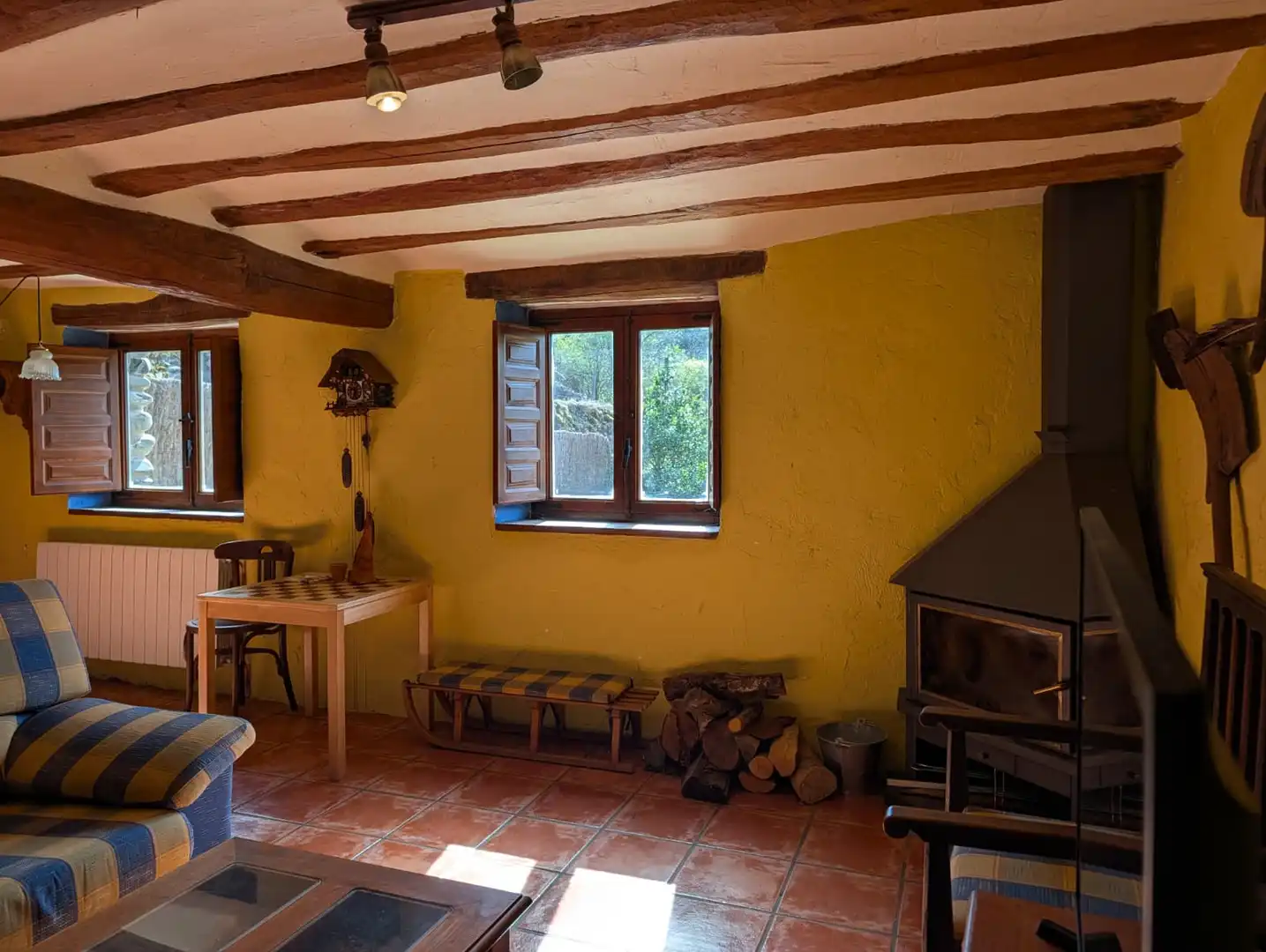 Sala d'estar de Casa o xalet en venda en Ezcaray amb Calefacció, Jardí privat i Moblat