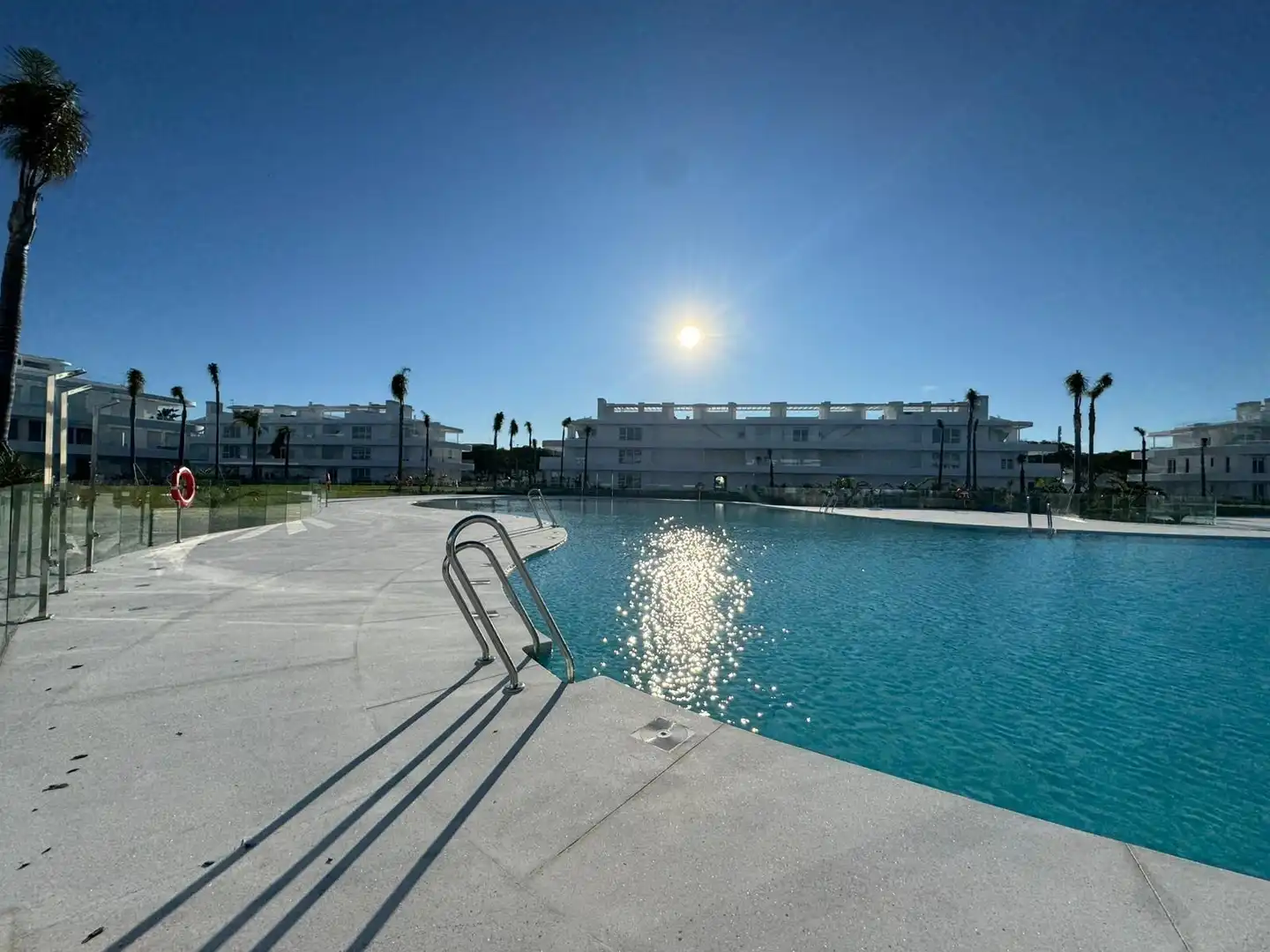 Piscina de Apartamento en venta en Chipiona con Terraza, Balcón y Piscina comunitaria