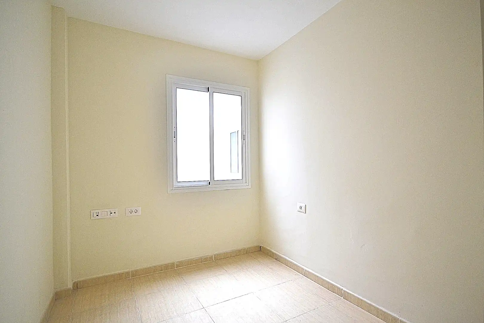 Habitación de Piso en venta en Granadilla de Abona con Amueblado y Balcón