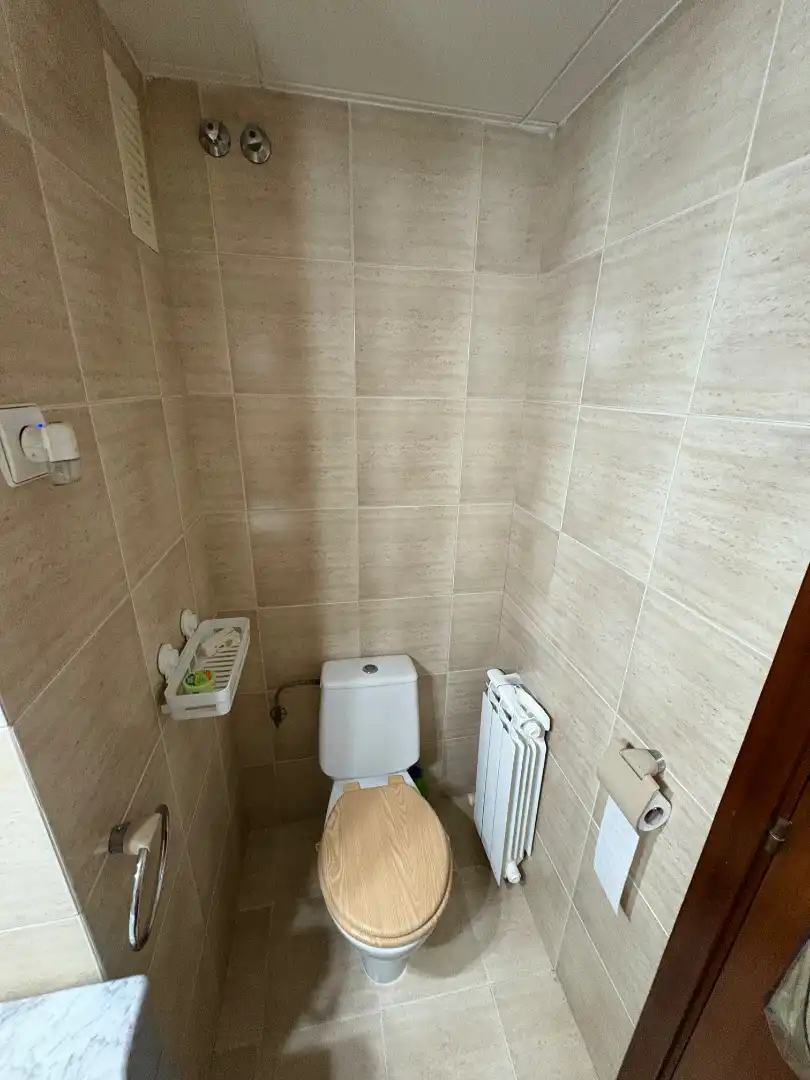 Bathroom of Flat for sale in Terrassa  with Air Conditioner, Heating and Private garden