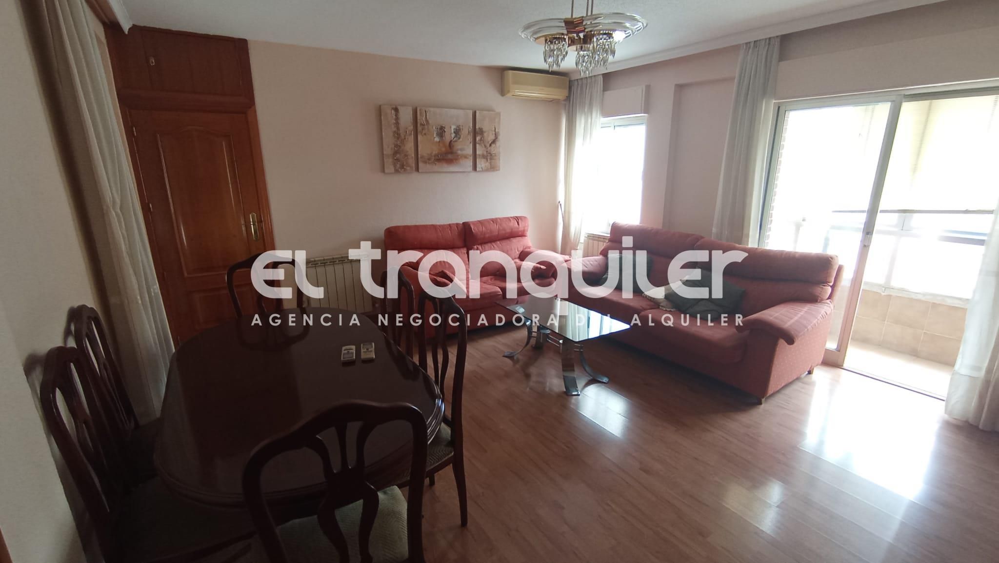 Living room of Flat to rent in  Madrid Capital  with Air Conditioner and Furnished