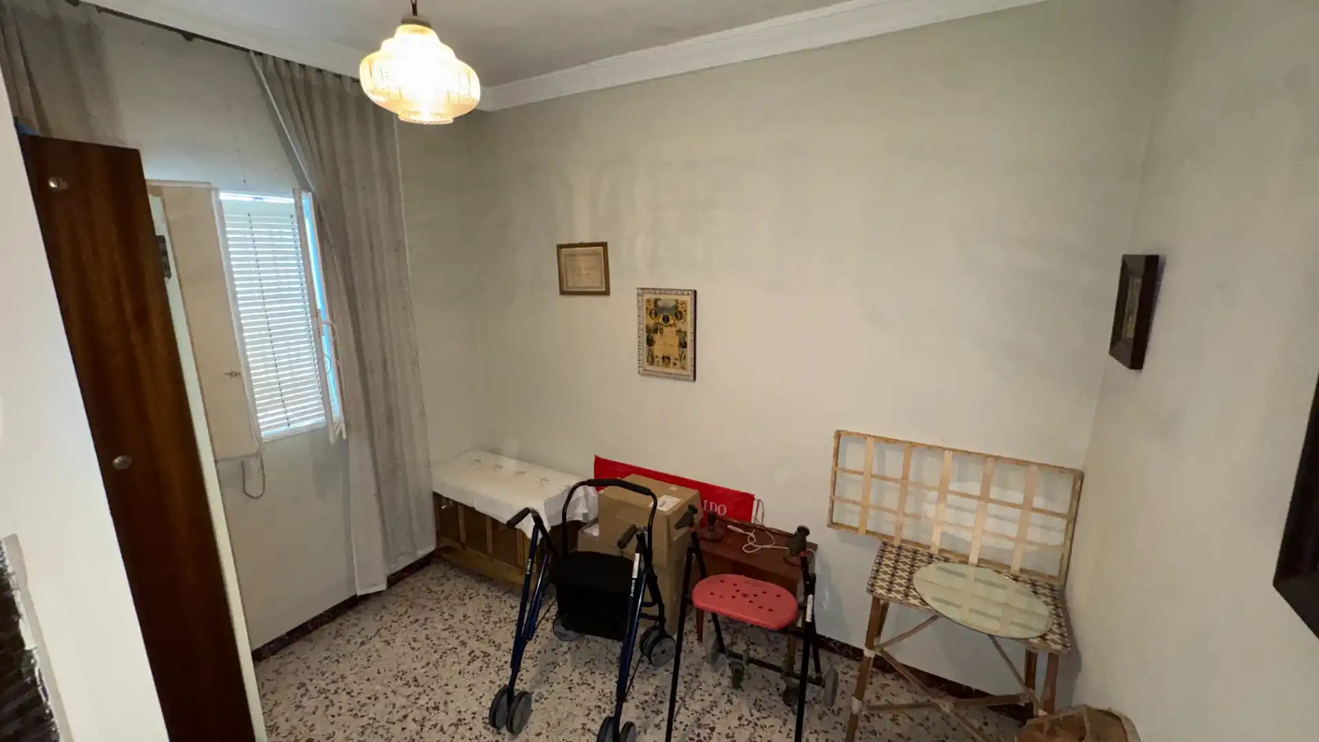 Sala d'estar de Casa o xalet en venda en Brenes amb Aire condicionat, Traster i Moblat
