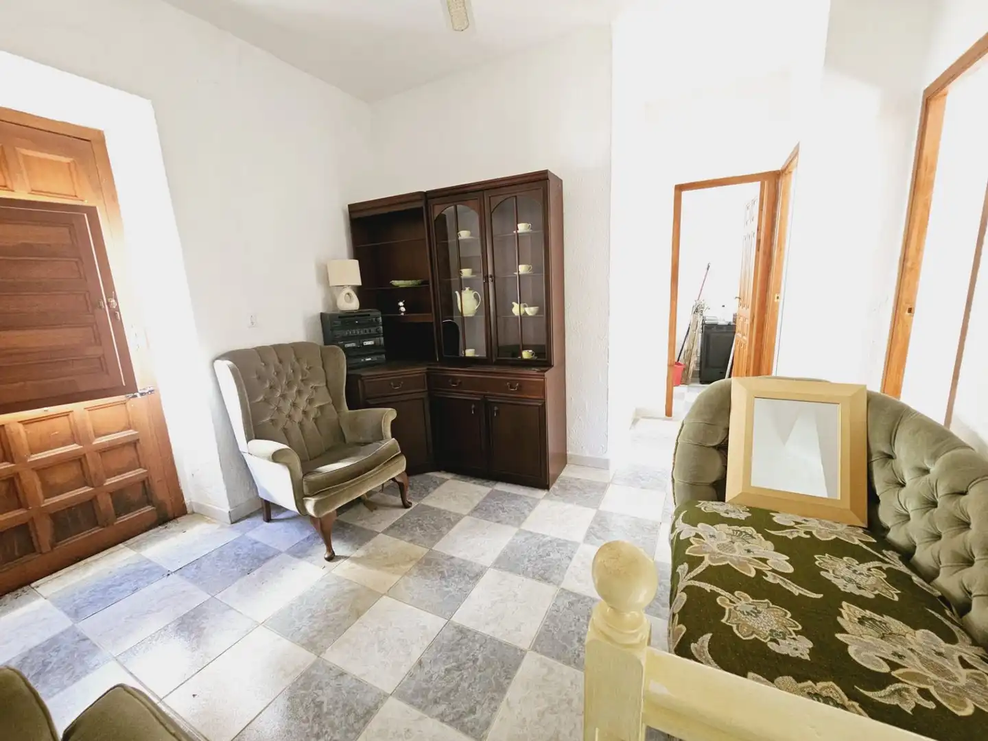 Wohnzimmer von Einfamilien-Reihenhaus zum Verkauf in Rubite mit Möbliert