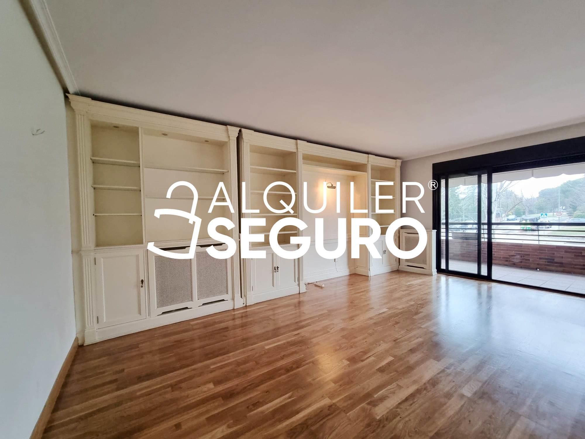 Living room of Flat to rent in Las Rozas de Madrid  with Heating, Terrace and Storage room