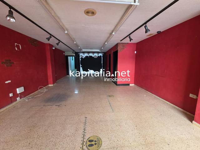 Local comercial en Venta en Sant Josep - Zona Hospital